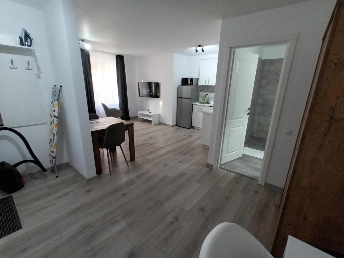 Old Town Studio Apartments Бая-Маре Екстер'єр фото