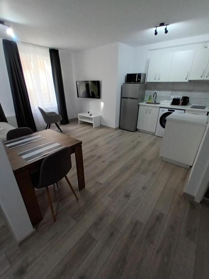 Old Town Studio Apartments Бая-Маре Екстер'єр фото