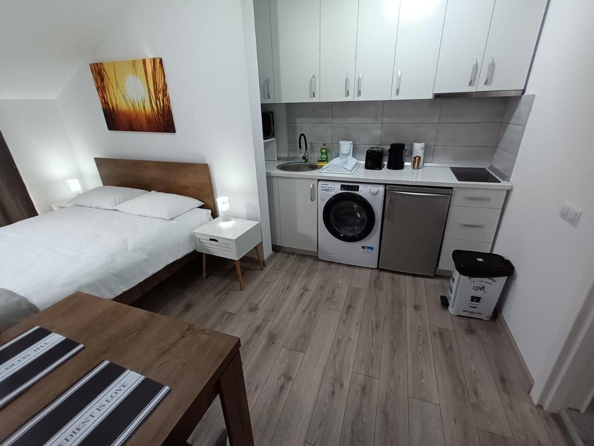 Old Town Studio Apartments Бая-Маре Екстер'єр фото