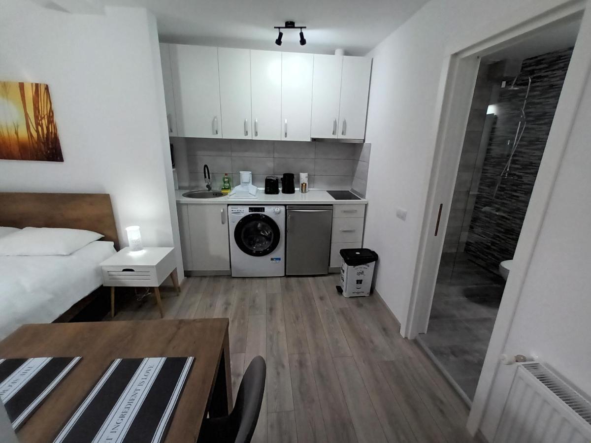 Old Town Studio Apartments Бая-Маре Екстер'єр фото