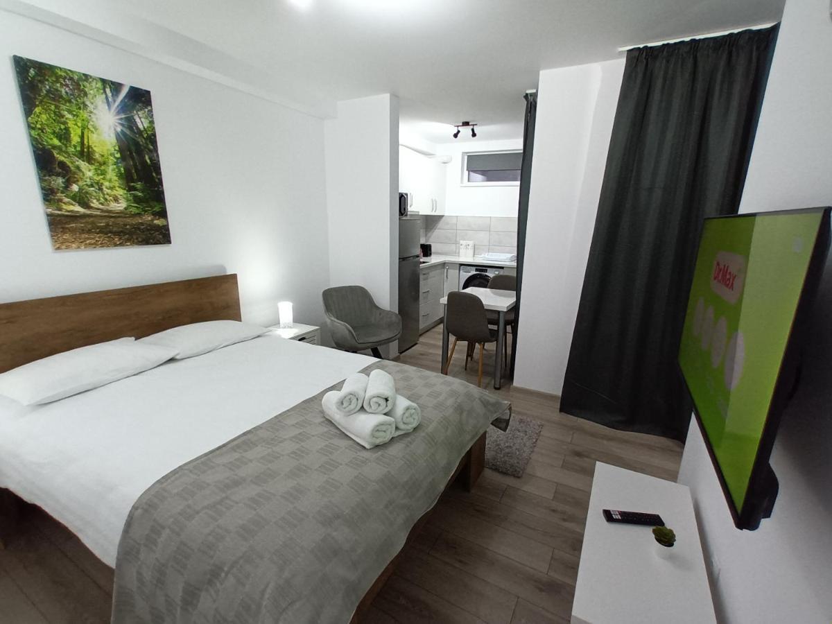 Old Town Studio Apartments Бая-Маре Екстер'єр фото