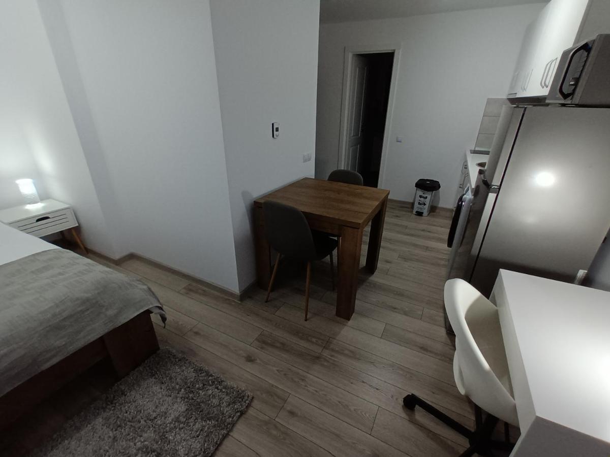 Old Town Studio Apartments Бая-Маре Екстер'єр фото